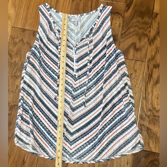 Red White and Blue Sleeveless Blouse - Picture 2 of 6